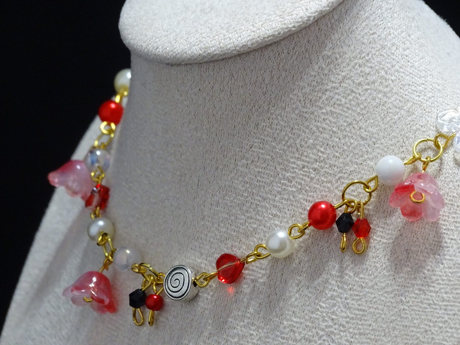 Red Flowers Necklace