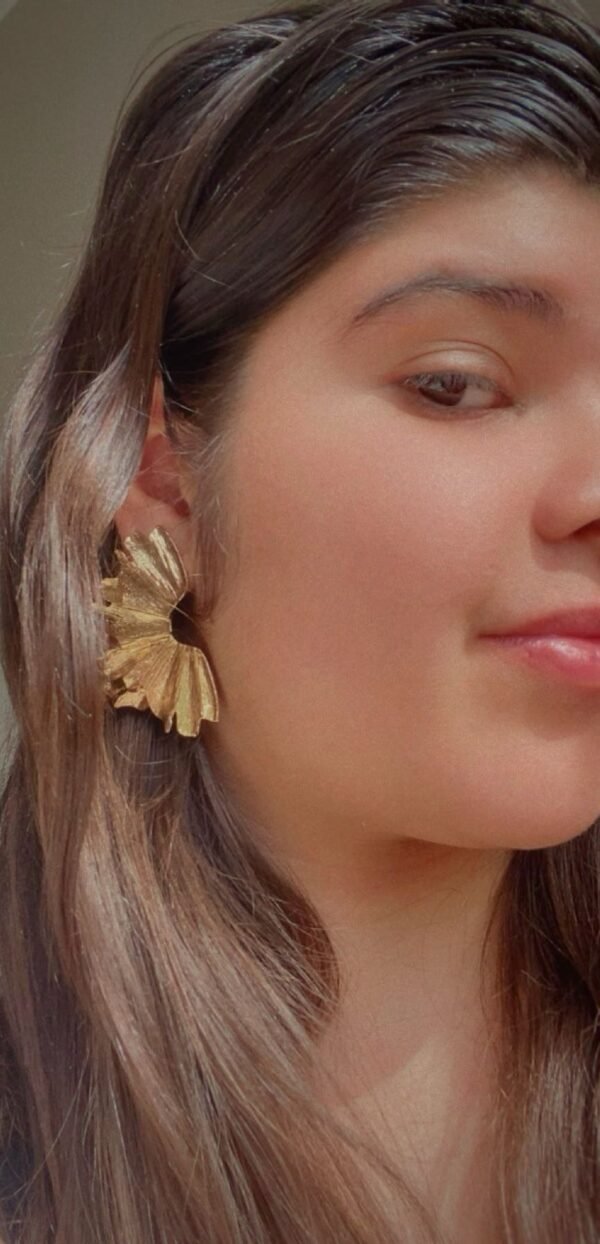 gold earings Gold Colored Leaf Earings