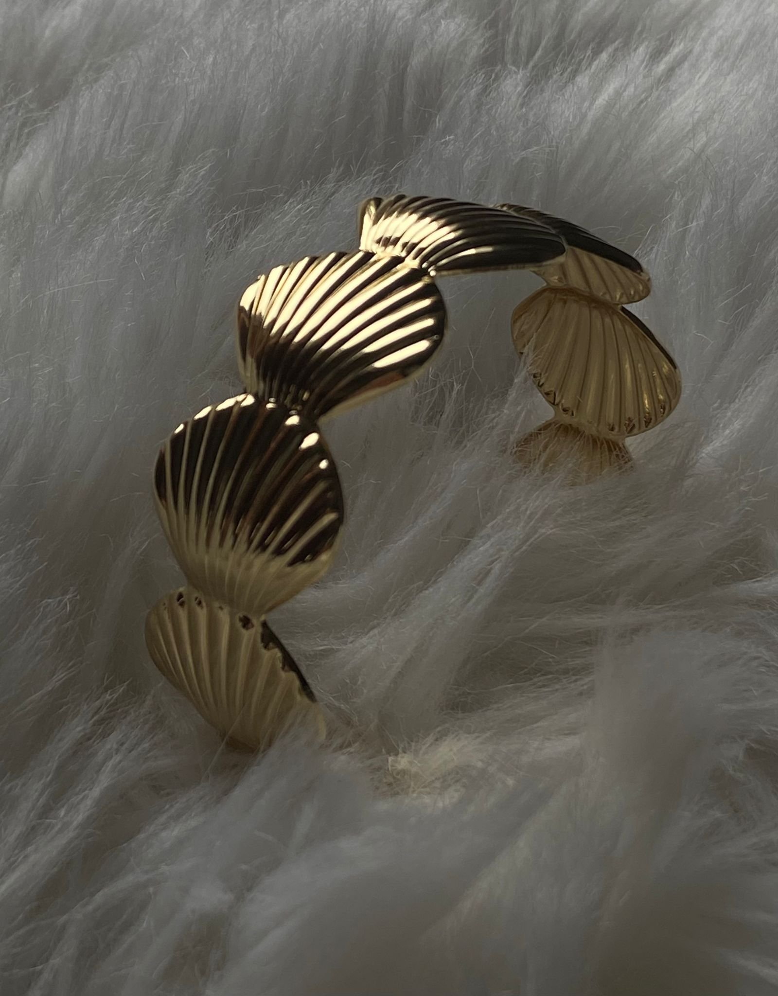 schelpen bangle