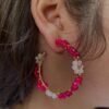 roze bloem oorbelen Pink Flower Hoop Earrings