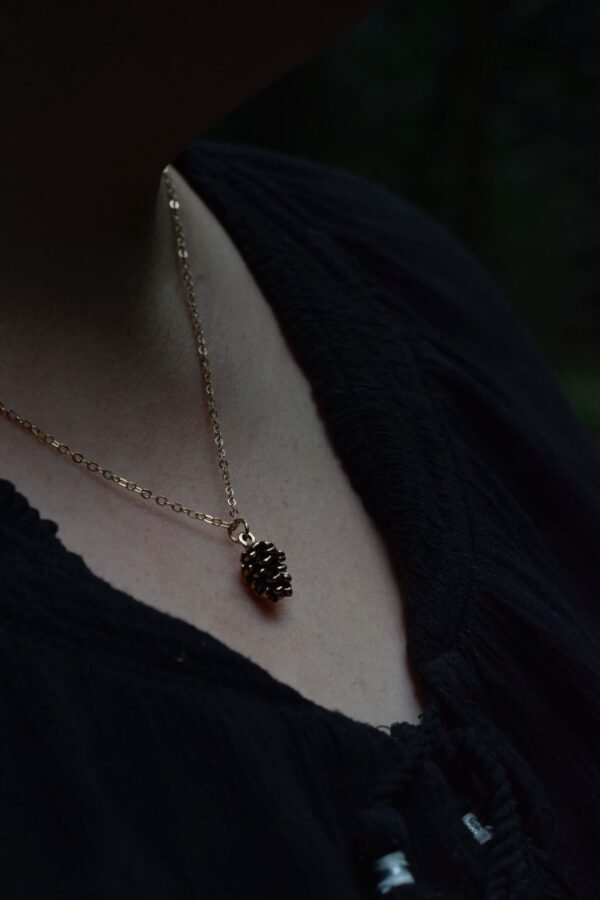 deneapple ketting Pine Cone Nacklace
