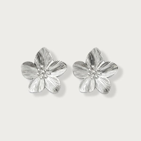 flowerbloom in silver Flowerbloom earings